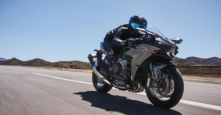 Kawasaki Ninja H2 2027: altro che pensione, la hypersportiva diventa ancora più estrema