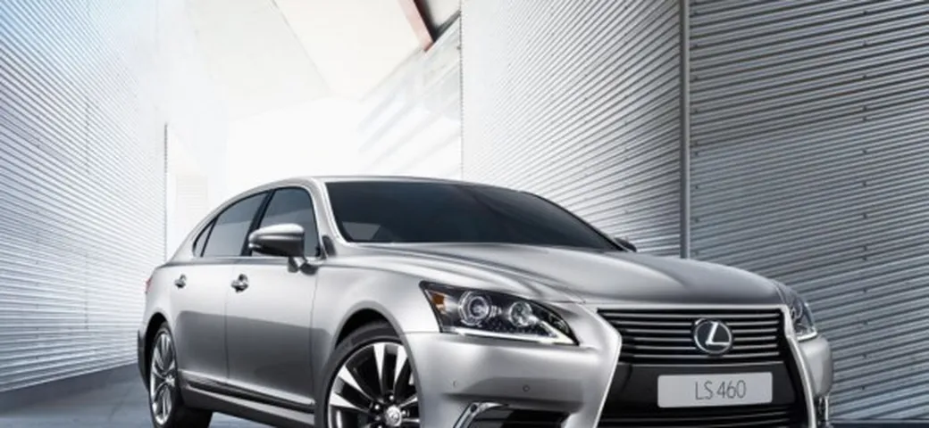I clienti vogliono un ufficio viaggiante. Lexus pensa ad un monovolume?