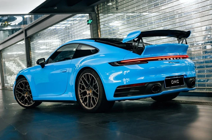 DCM: la Porsche 911 si converte in GT3 ma con l'alettone della 997