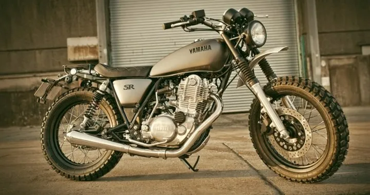 Yamaha Yard Built: due nuove Yamaha SR400 al Wheels and Waves 2014