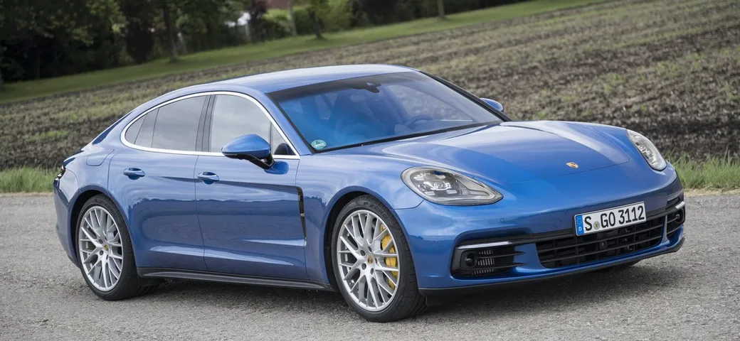 Porsche Panamera: motore e trasmissione in video