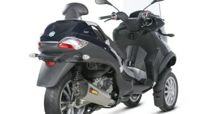 Slip-On Akrapovic per gli scooter
