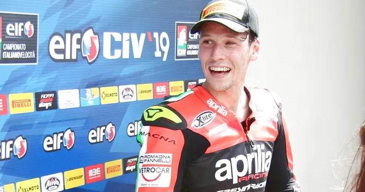 MotoGP, Lorenzo Savadori vola a Sepang con Aprilia per i test
