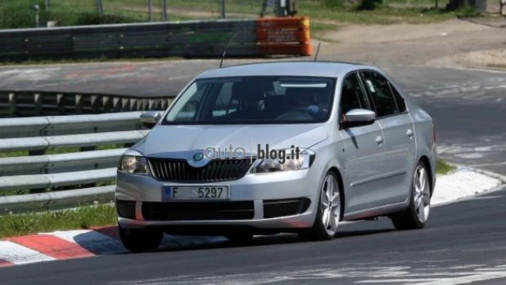 Foto Spia Skoda Rapid