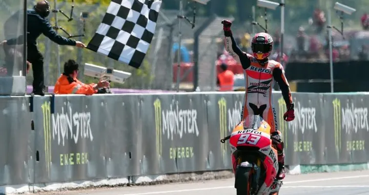 MotoGP Le Mans 2014, GP di Francia: Marquez vince ancora, Valentino Rossi 2°, Dovizioso 8° [Foto]