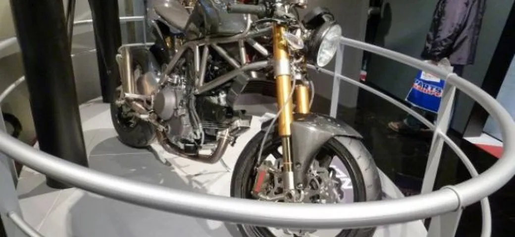 NCR M4: Salone Milano Eicma 2011