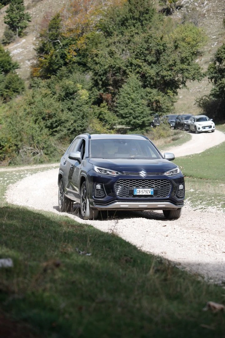 Suzuki Across plug-in: il raduno sui Monti Simbruini [Video]