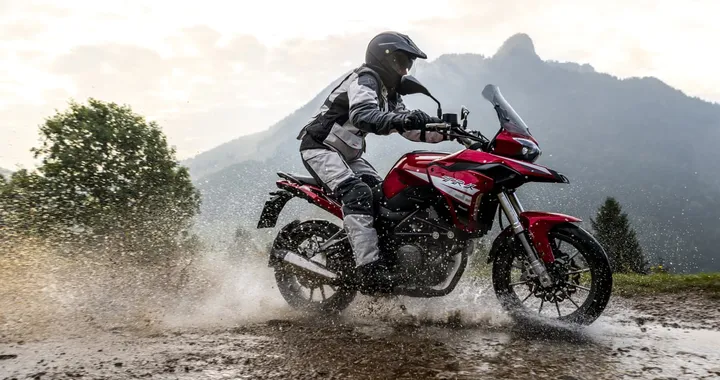 Benelli TRK 251: la perfetta compagna di viaggio per i più giovani