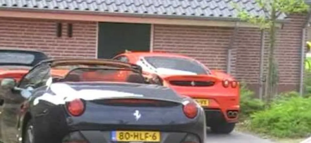 Video: nel paese in cui tutti posseggono una Ferrari