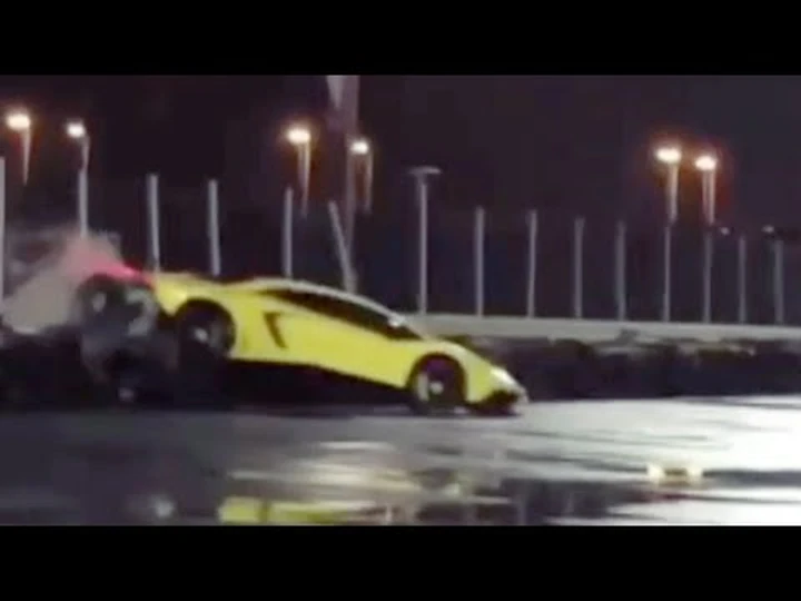 Lamborghini Aventador SV: drifting con incidente [Video]
