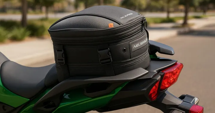 Questa borsa da moto in offerta offre praticità e stile per i tuoi viaggi su due ruote