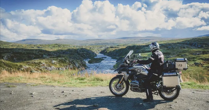 Baja Mid Waterproof: lo stivale touring diventa pratico