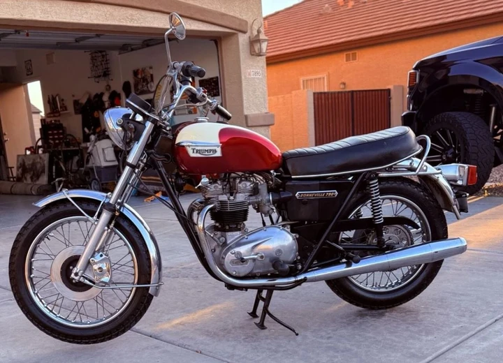 Triumph Bonneville T140: il classico che ha salvato un'era