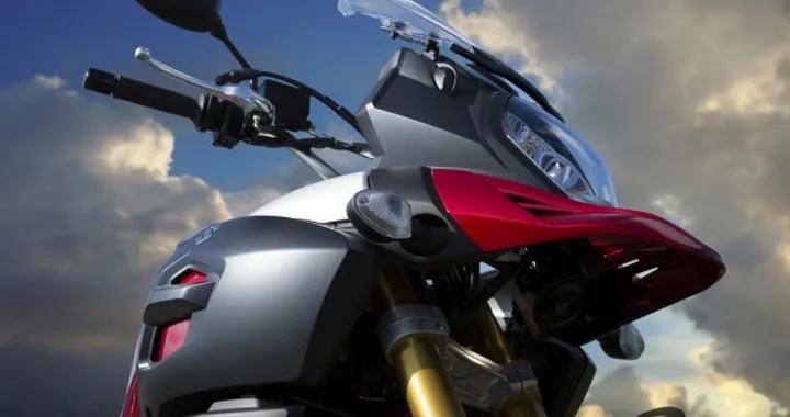 Novità Suzuki 2014: V-Strom 1000 ABS e Burgman 125/200 ABS
