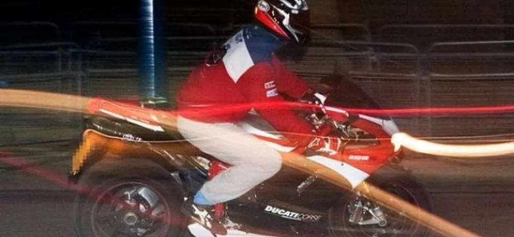 Passione Reale: il Principe William in sella alla Ducati 1198S Corse