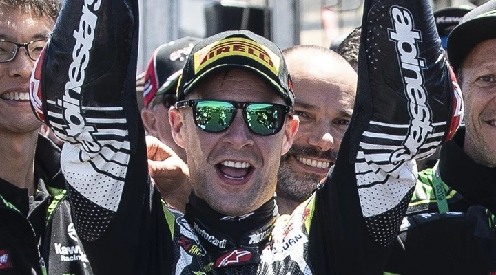 SBK, Rea vola a Laguna Seca: 
