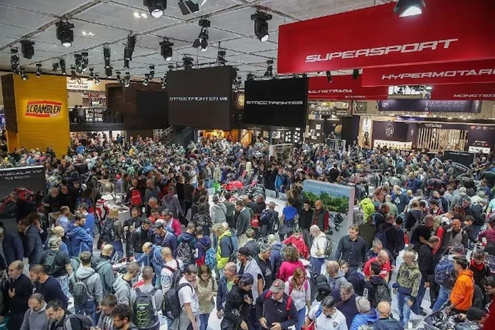 EICMA 2023: padre e figlio provano a rubare una Kawasaki KX250X da 11.000 €. Scoperti