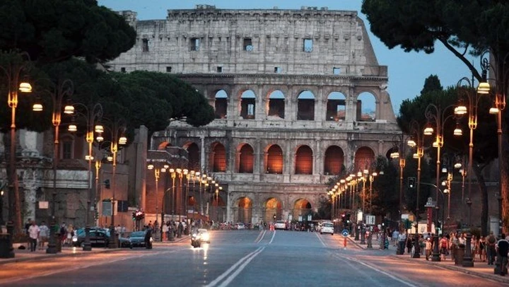 Pedonalizzazione Fori a Roma: perchè taxi, bus e NCC si e mezzi non inquinanti no?