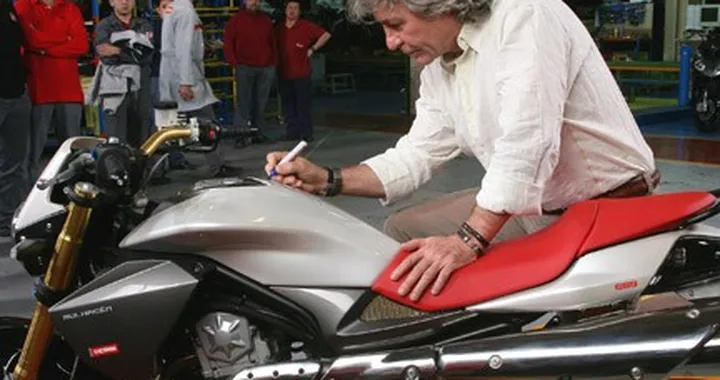 Angel Nieto visita la Derbi