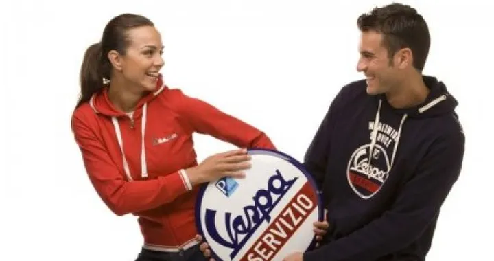 Vespa veste l'estate 2009