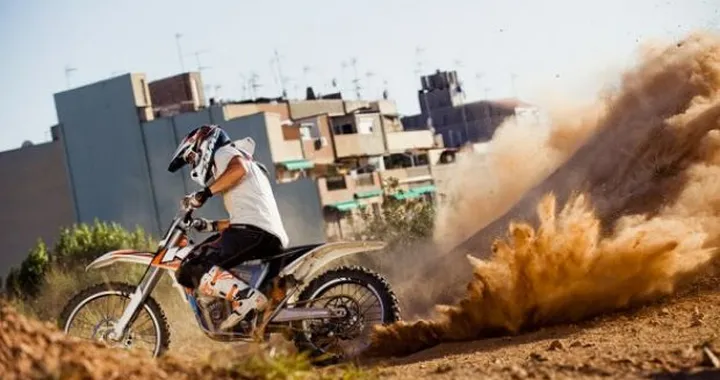 Julien Dupont sulla KTM Freeride E