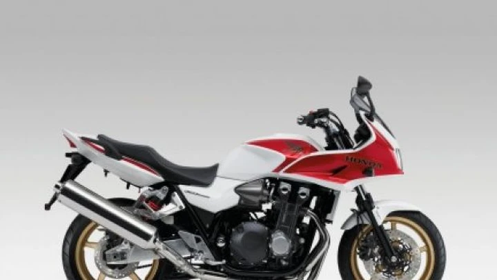 Honda CB1300S ABS 2010: la maxinaked si rinnova