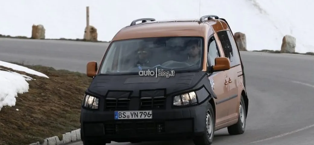 Foto spia Volkswagen Caddy