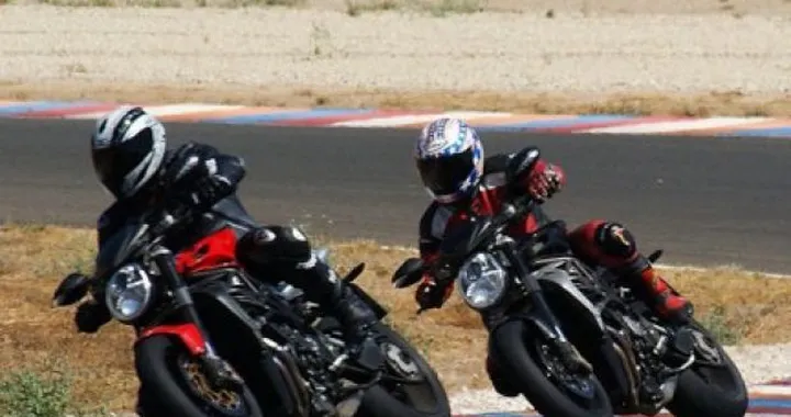 Foto spia della MV Brutale 989R e 1078RR  2010