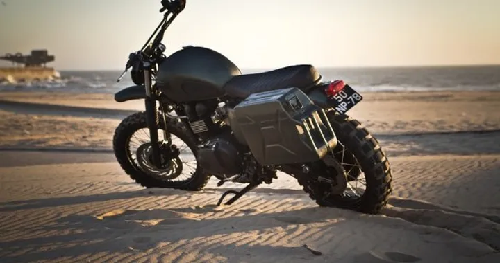 Triumph Scrambler Amazonia by Ton-up Garage