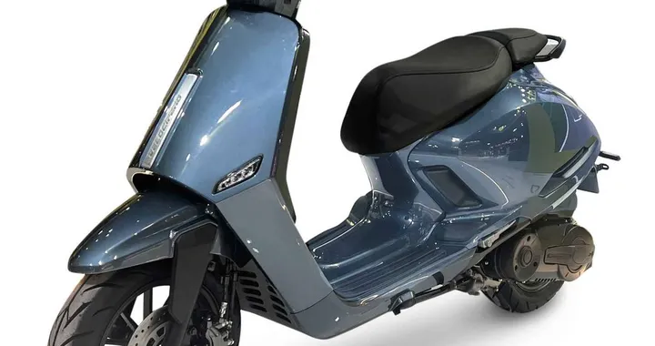 Velocifero Tennis 300: scooter 300 cc retrò con tecnologia moderna