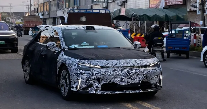 Smart e la sua prima, nonché inedita, berlina: è già su strada