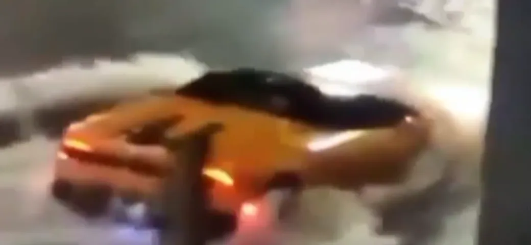 Lamborghini Huracán Spyder, a Miami non teme l'acqua dell'uragano Eta [Video]