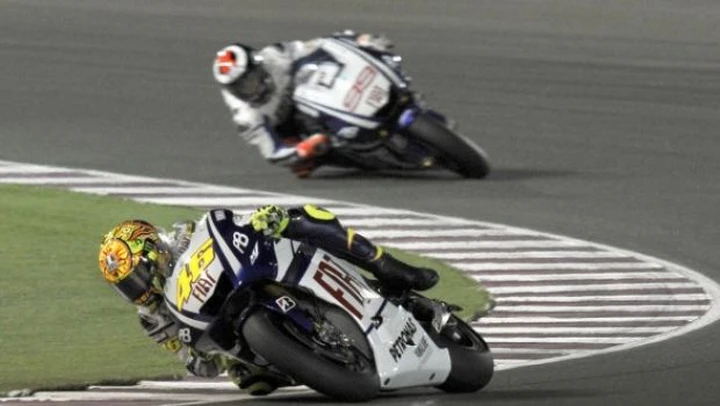 MotoGP: Valentino Rossi e Jorge Lorenzo autori di una splendida doppietta, grazie alla scivolata di Stoner