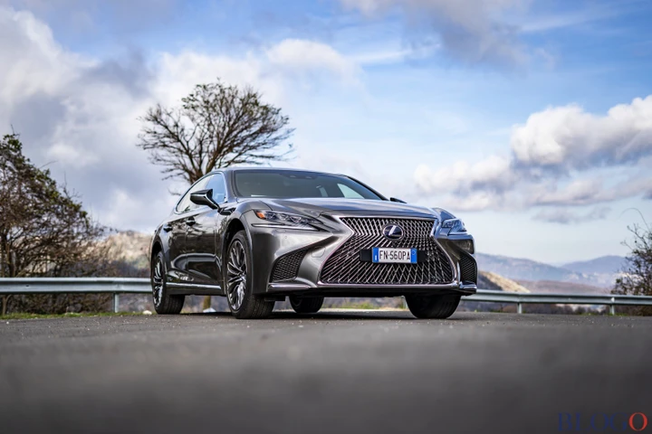 Lexus LS Hybrid: la video prova dell'ammiraglia
