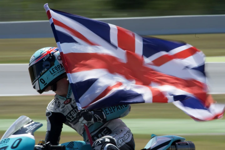 Moto3: Kent vince anche in Germania, Bastianini 3°