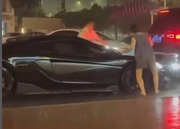 La McLaren che fa tutto di testa sua in modo 
