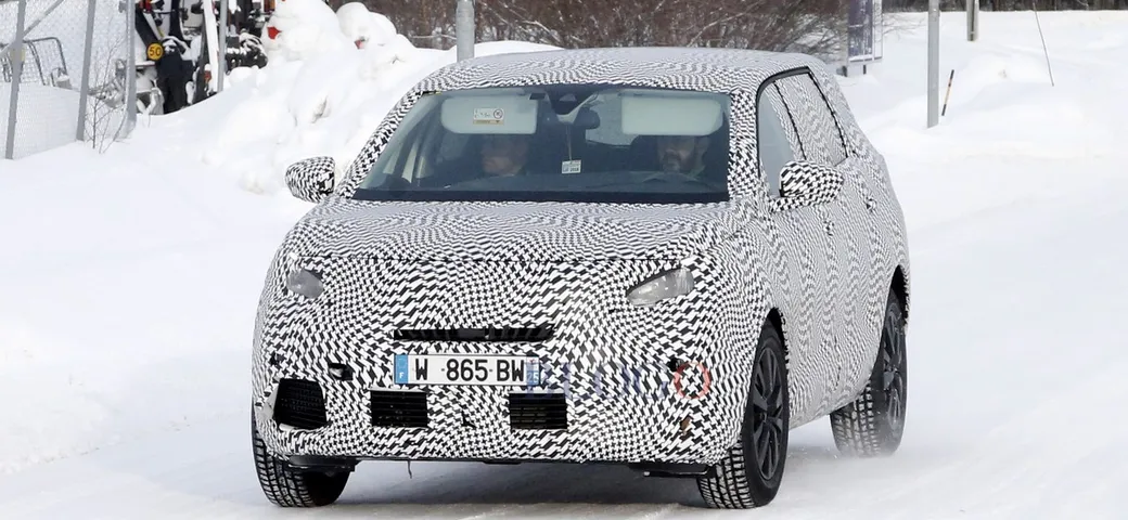 Peugeot 5008: foto spia dalla Svezia