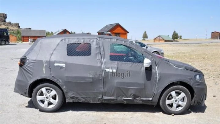 Foto spia nuova Suzuki SX4
