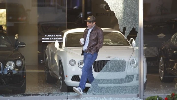 Il furto è nel concessionario Bentley. Spariscono gli orologi