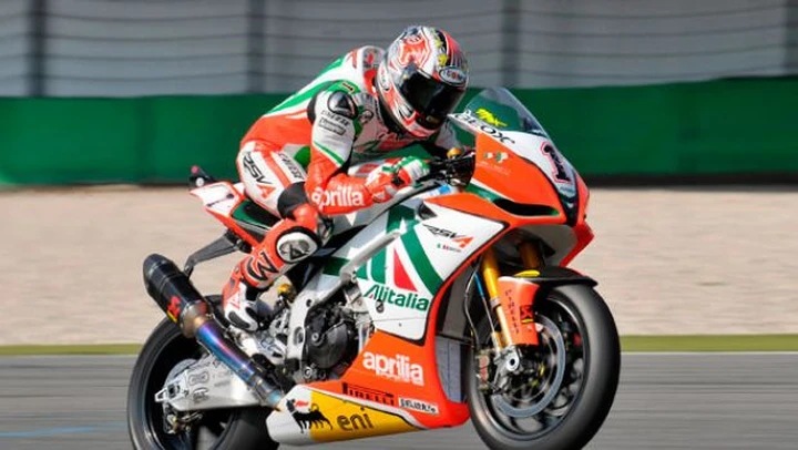 Assen, acuto di Smrz (Ducati) e  tre italiani (Biaggi, Melandri, Fabrizio) nei primi quattro. E sei Marche ufficiali diverse nei primi sei tempi
