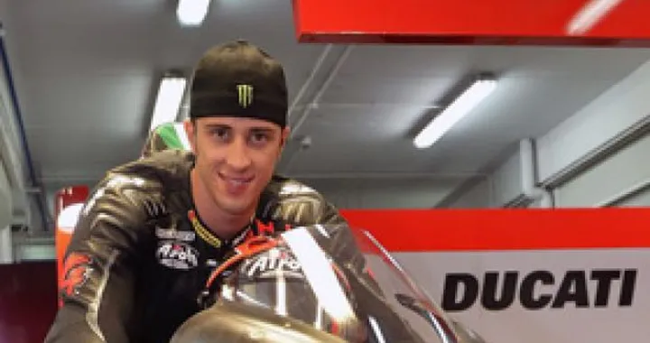 Andrea Dovizioso, operazione riuscita: clavicola e collo ok