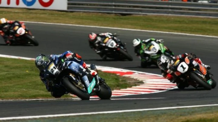 BSB: John Hopkins trionfa a Oulton Park, è il primo americano a vincere nel campionato inglese