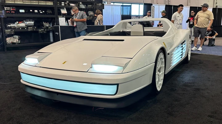 La Ferrari Testarossa elettrica mostrata al SEMA fa discutere