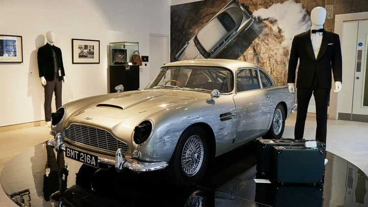 Aston Martin DB5: venduta all’asta la vettura di 007