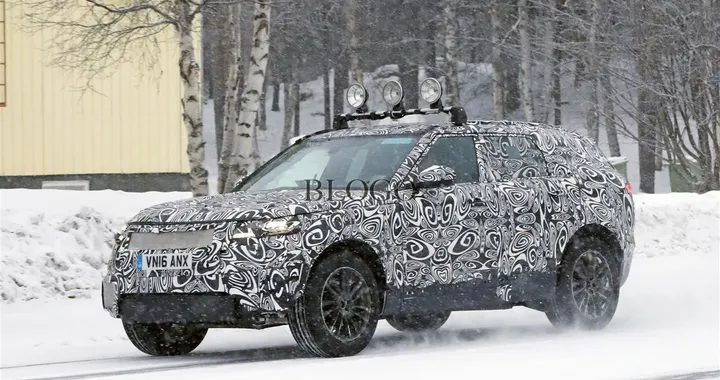 Range Rover Sport coupé: foto spia sulla neve