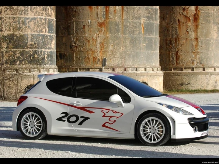 Peugeot 207 compie 20 anni: perché è già una youngtimer da tenere d'occhio