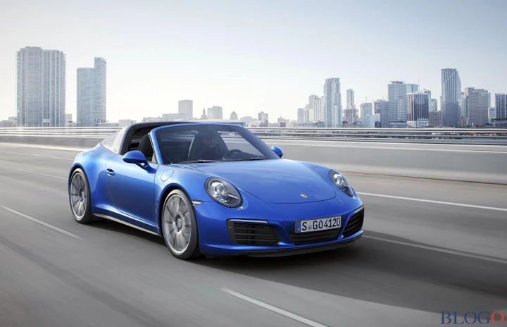 Porsche, no ad Android Auto: 
