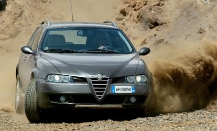 Alfa Romeo 156 Crosswagon esce dal listino