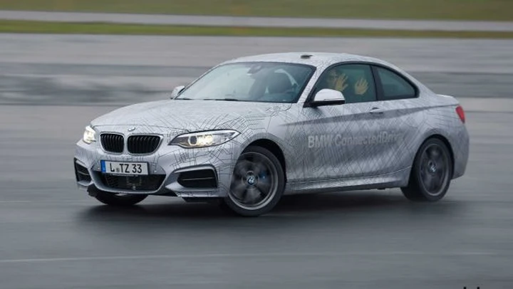 CES Las Vegas 2014: Video della BMW M235i che derapa da sola