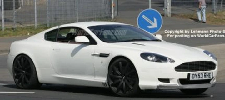 Aston Martin DBS - foto spia